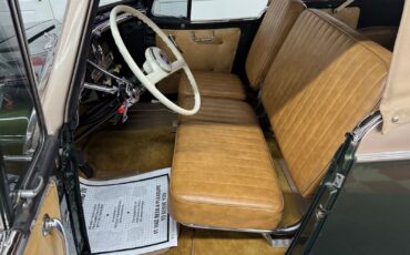 Willys-Jeepster-1951-29