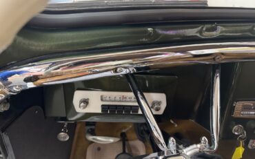 Willys-Jeepster-1951-31
