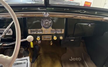 Willys-Jeepster-1951-33