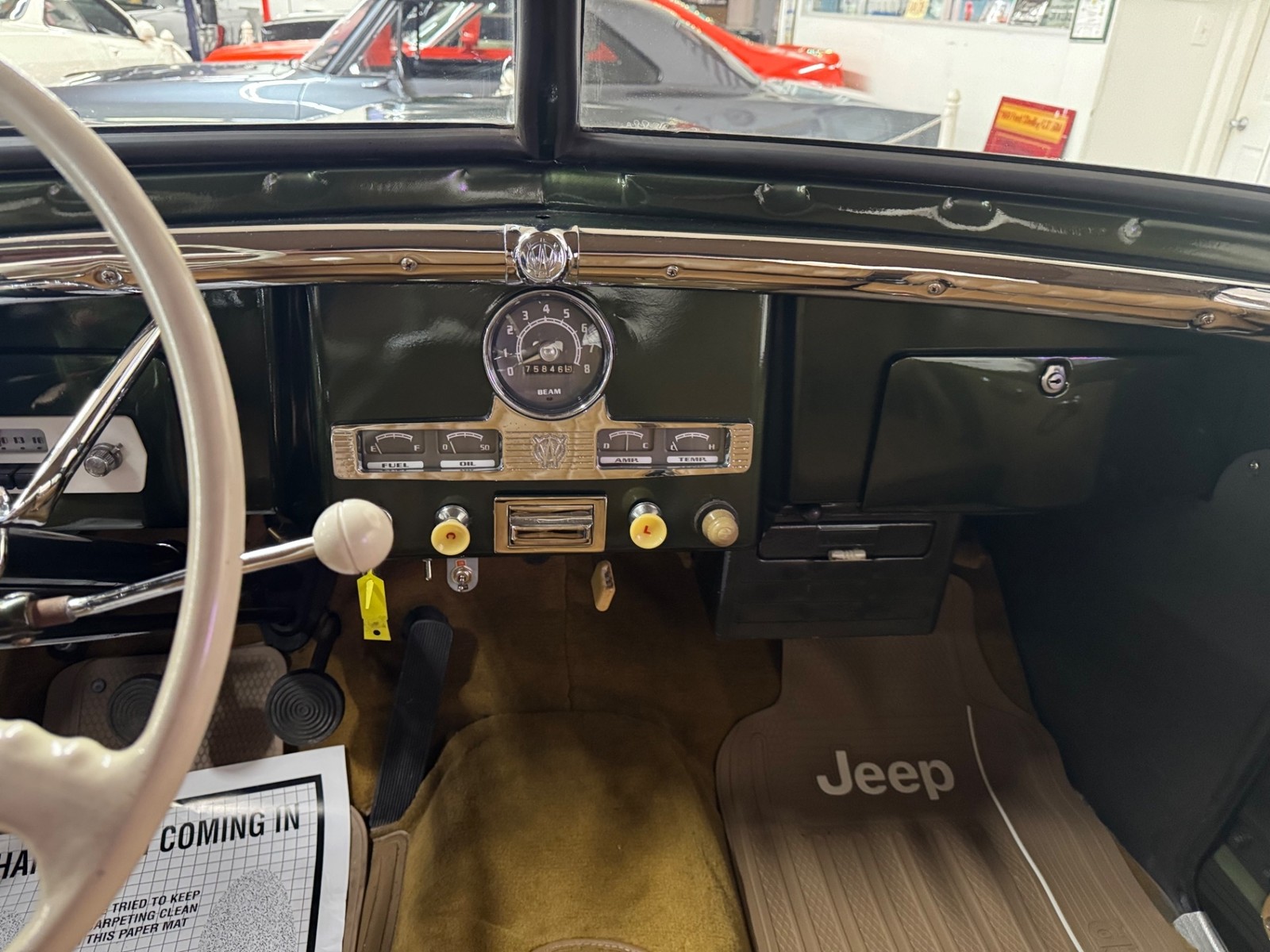 Willys-Jeepster-1951-33
