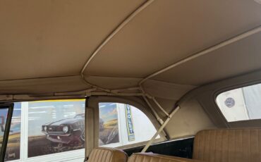 Willys-Jeepster-1951-34