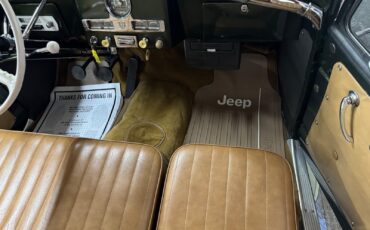 Willys-Jeepster-1951-39
