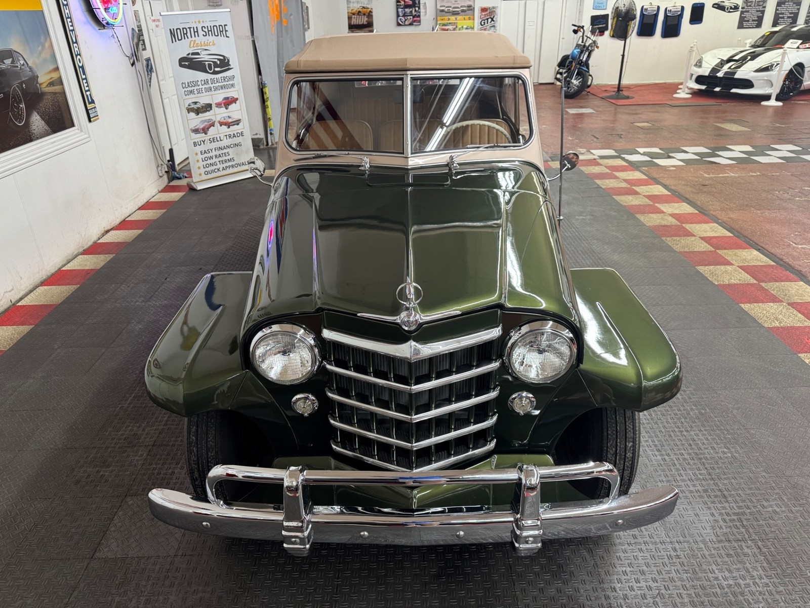 Willys-Jeepster-1951-4