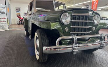 Willys-Jeepster-1951-7