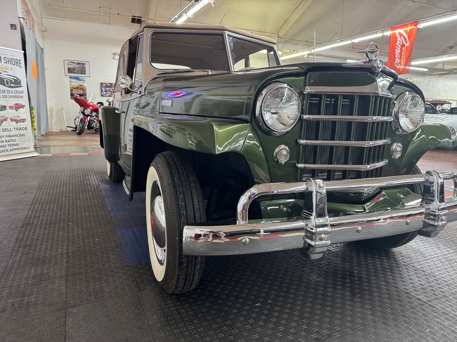 Willys-Jeepster-1951-7