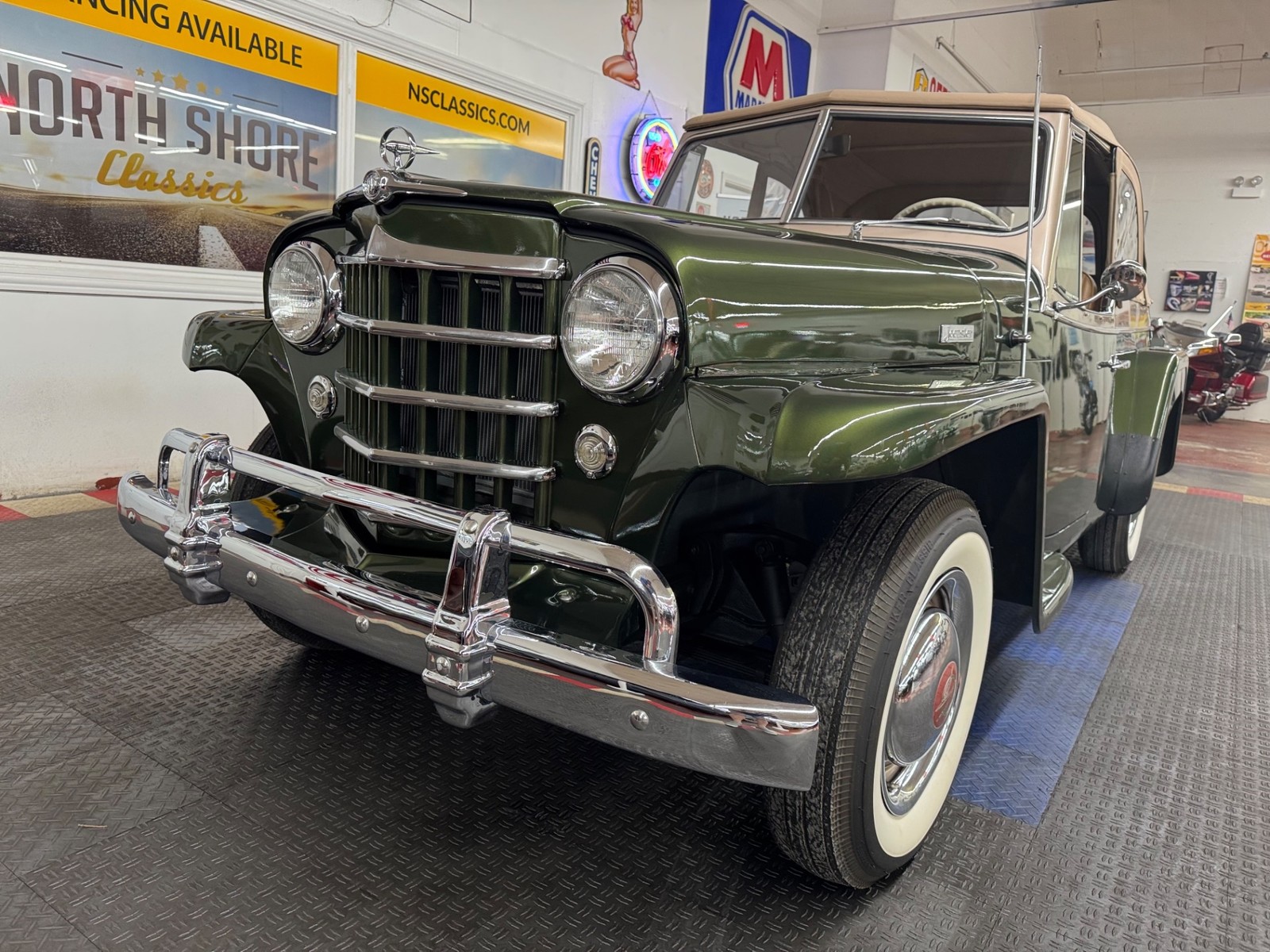 Willys-Jeepster-1951-8