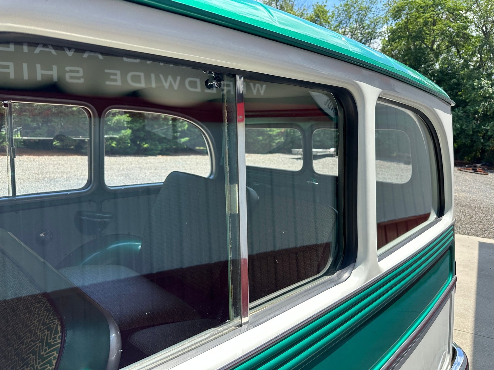 Willys-Station-Wagon-1960-Wagon-17