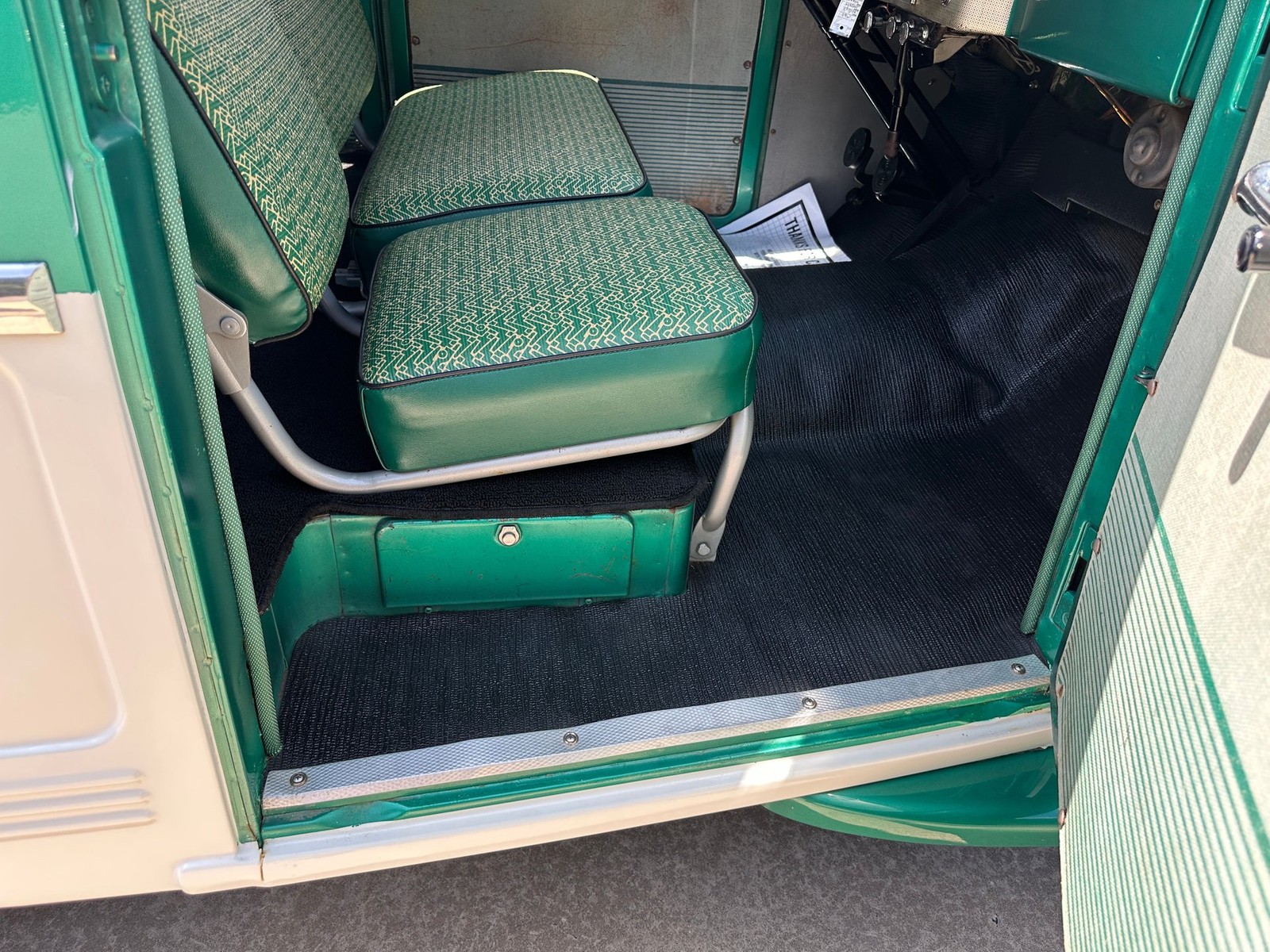 Willys-Station-Wagon-1960-Wagon-29