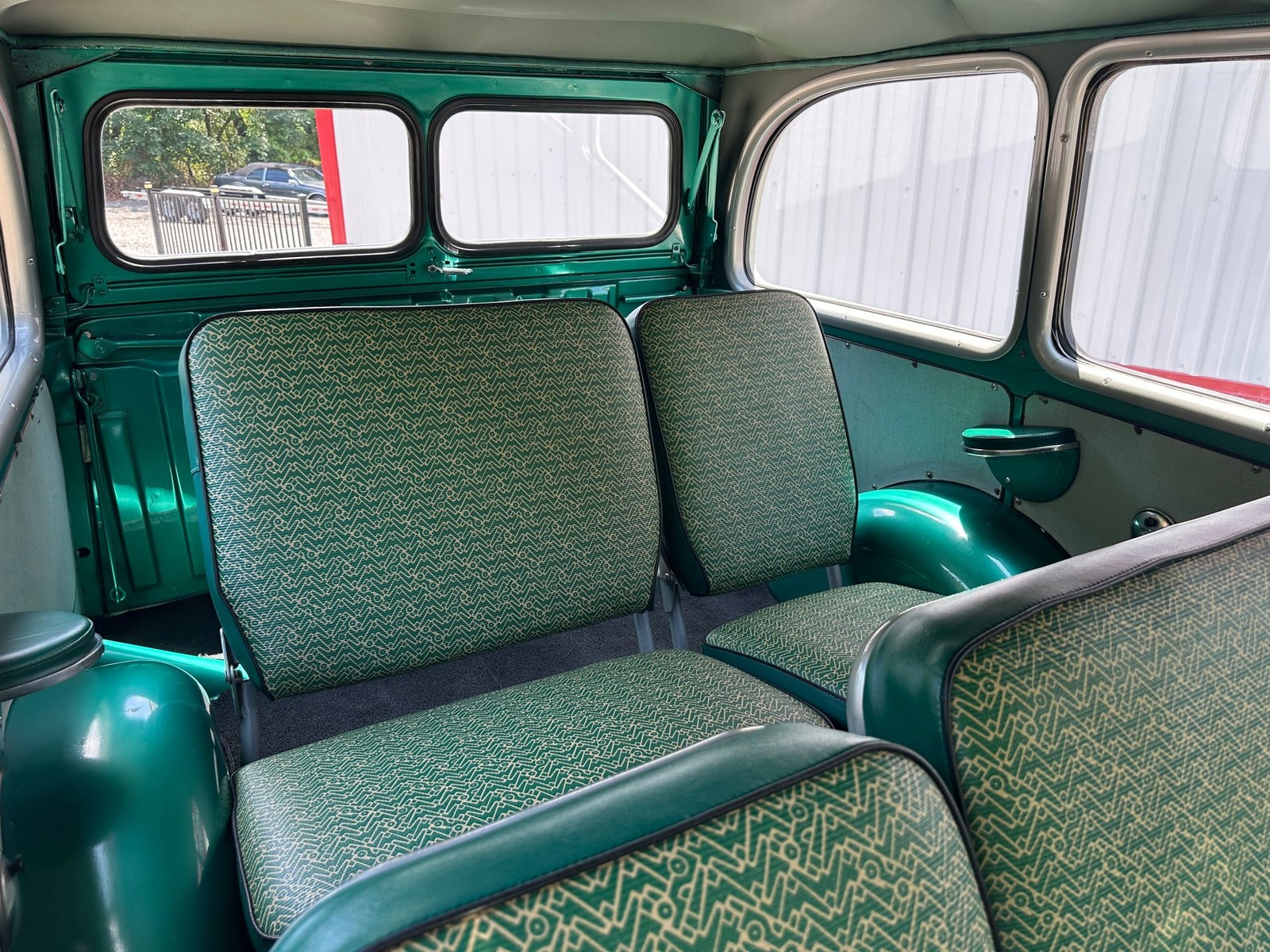 Willys-Station-Wagon-1960-Wagon-32