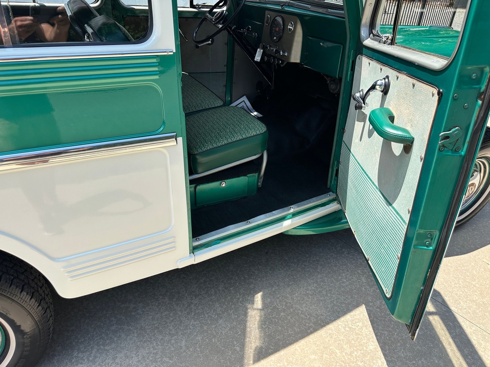 Willys-Station-Wagon-1960-Wagon-38