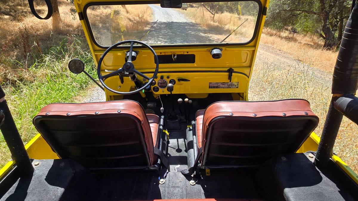 Willys-cj3a-1947-yellow-3