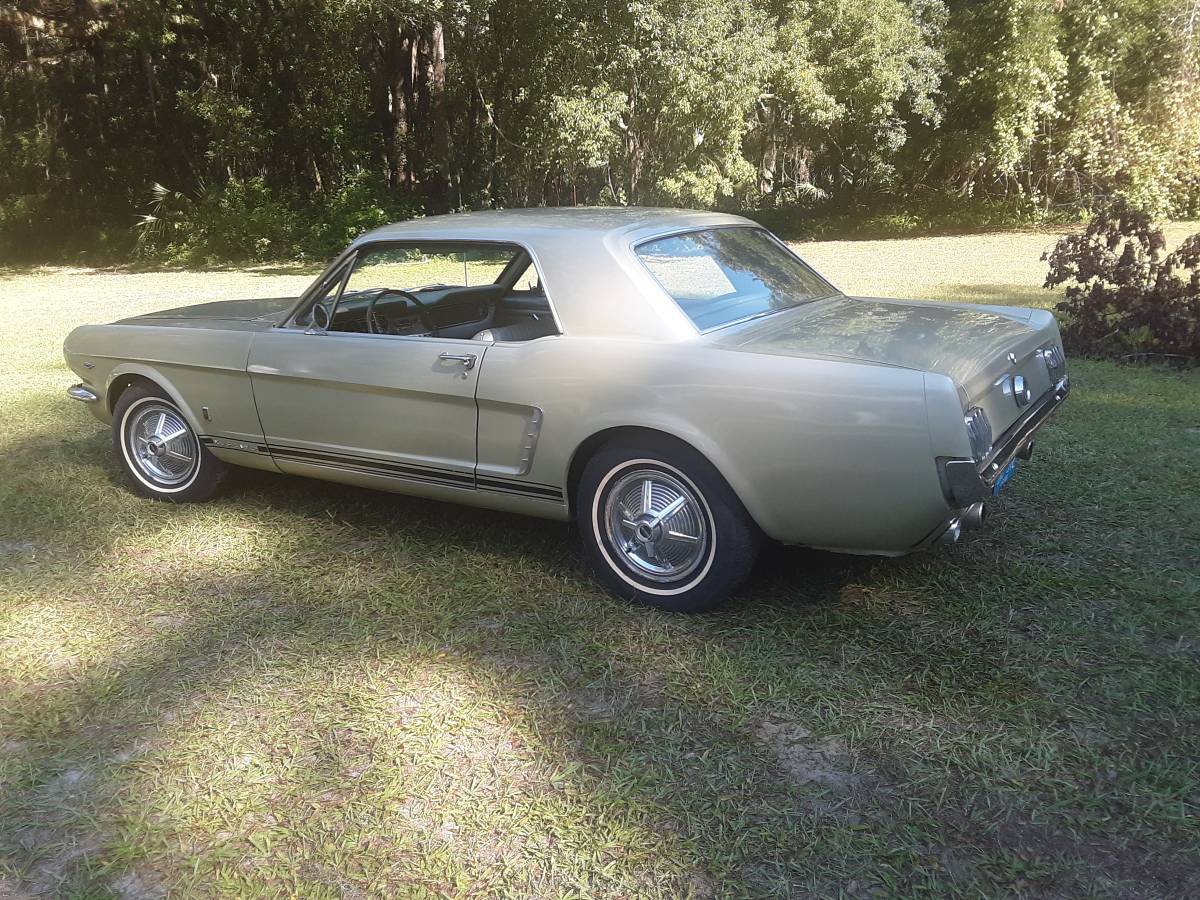 1065-ford-mustang-1965-green-1
