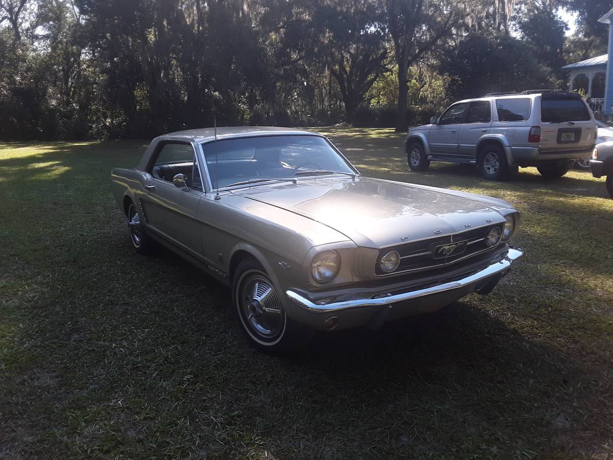 1065-ford-mustang-1965-green-2