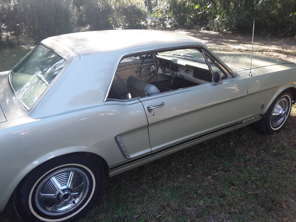 1065-ford-mustang-1965-green-3