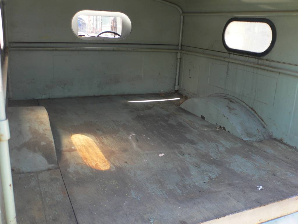 170-s-v-diesel-pickup-truck-1955-silver-12