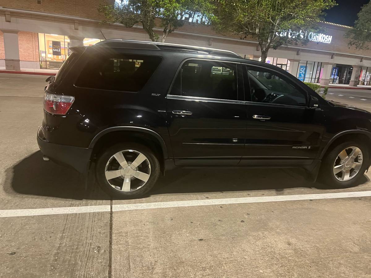2012body-style-gmc-acadia-1900-black-2