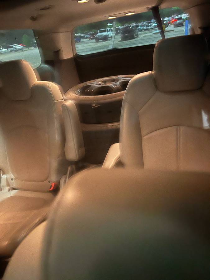 2012body-style-gmc-acadia-1900-black-5
