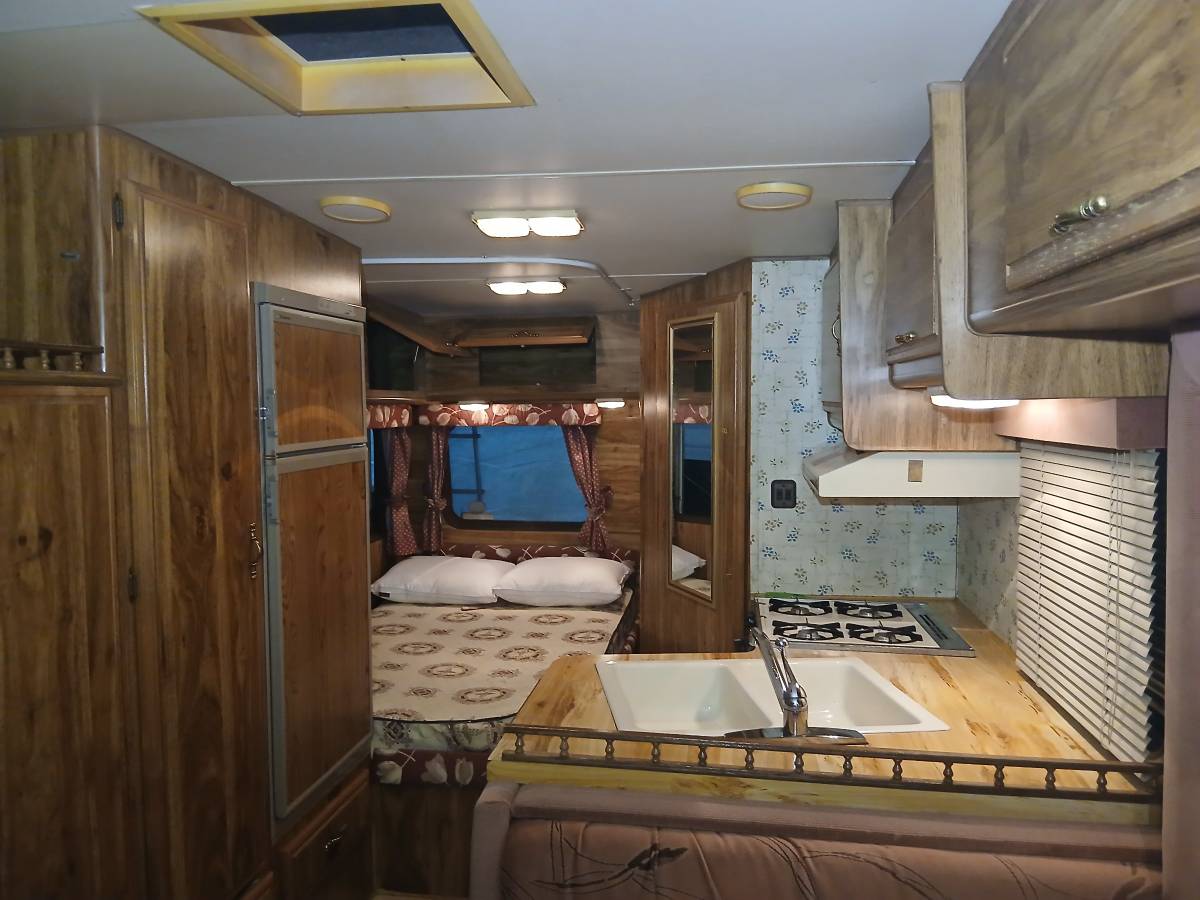 21ft-350-⁸gmc-class-quotcquot-citation-suprem-1985-yellow-4