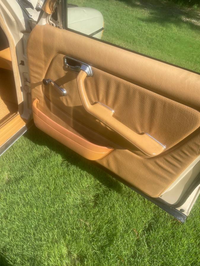 240d-diesel-1982-brown