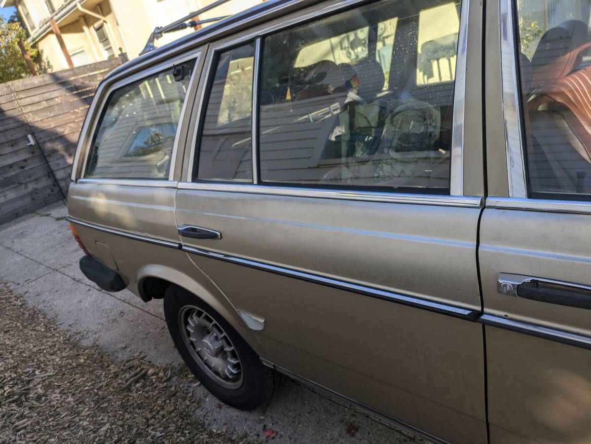 300-td-w123-diesel-1980-custom-1