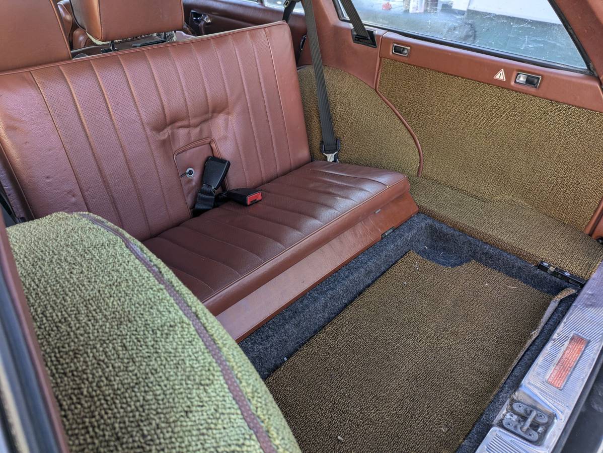 300-td-w123-diesel-1980-custom-2