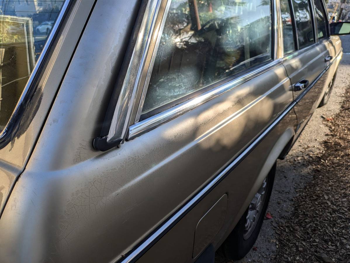 300-td-w123-diesel-1980-custom-4
