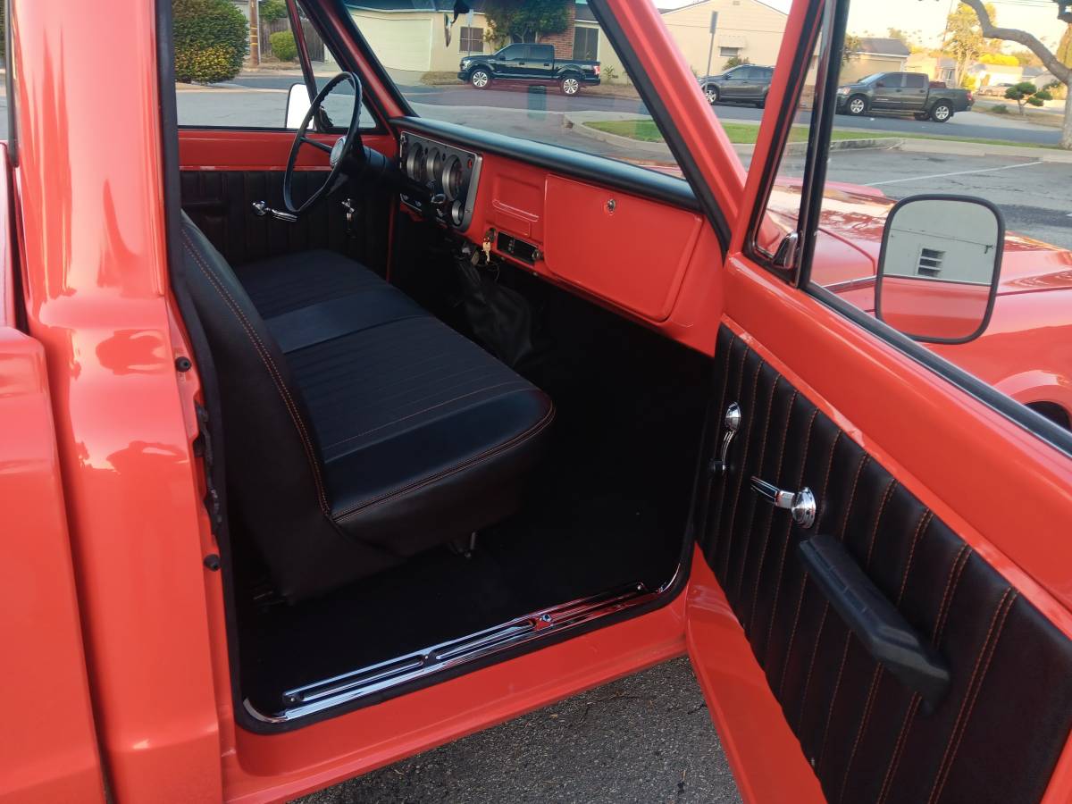 67-chevy-c-20-1967-orange-11