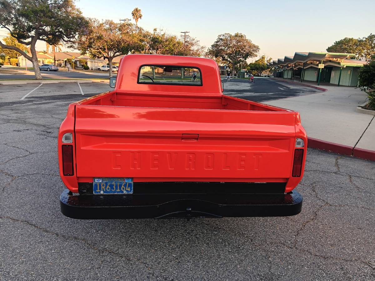 67-chevy-c-20-1967-orange-19