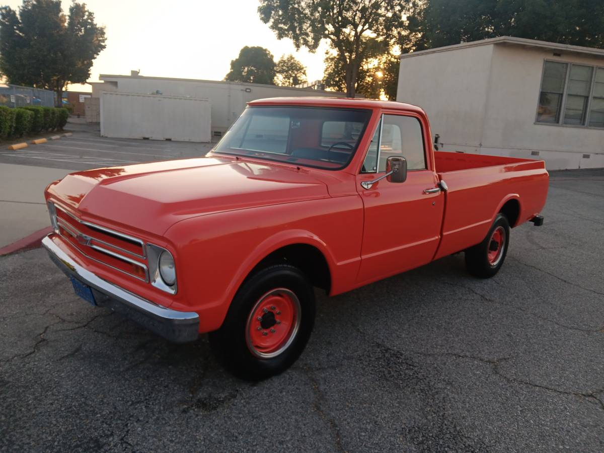 67-chevy-c-20-1967-orange-2
