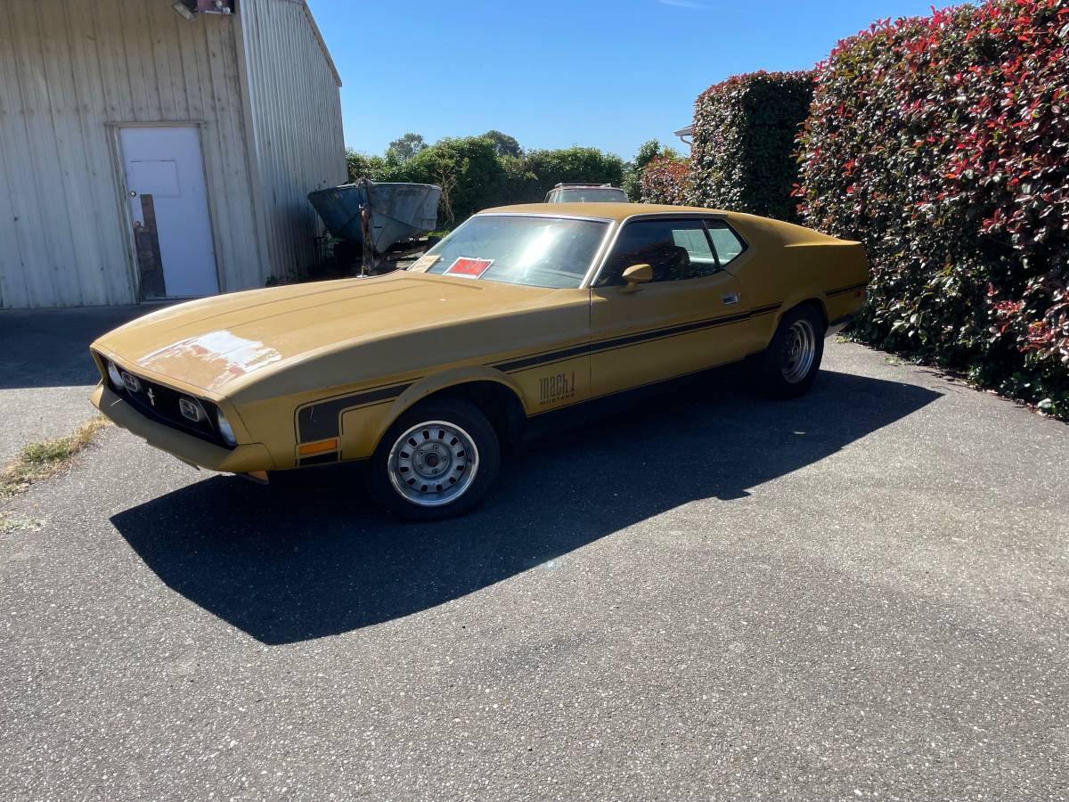 72-mustang-mach-one-fastback-302-engine-1972-yellow-1