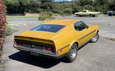 72-mustang-mach-one-fastback-302-engine-1972-yellow-3