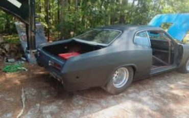 72-plymouth-duster-1972-black