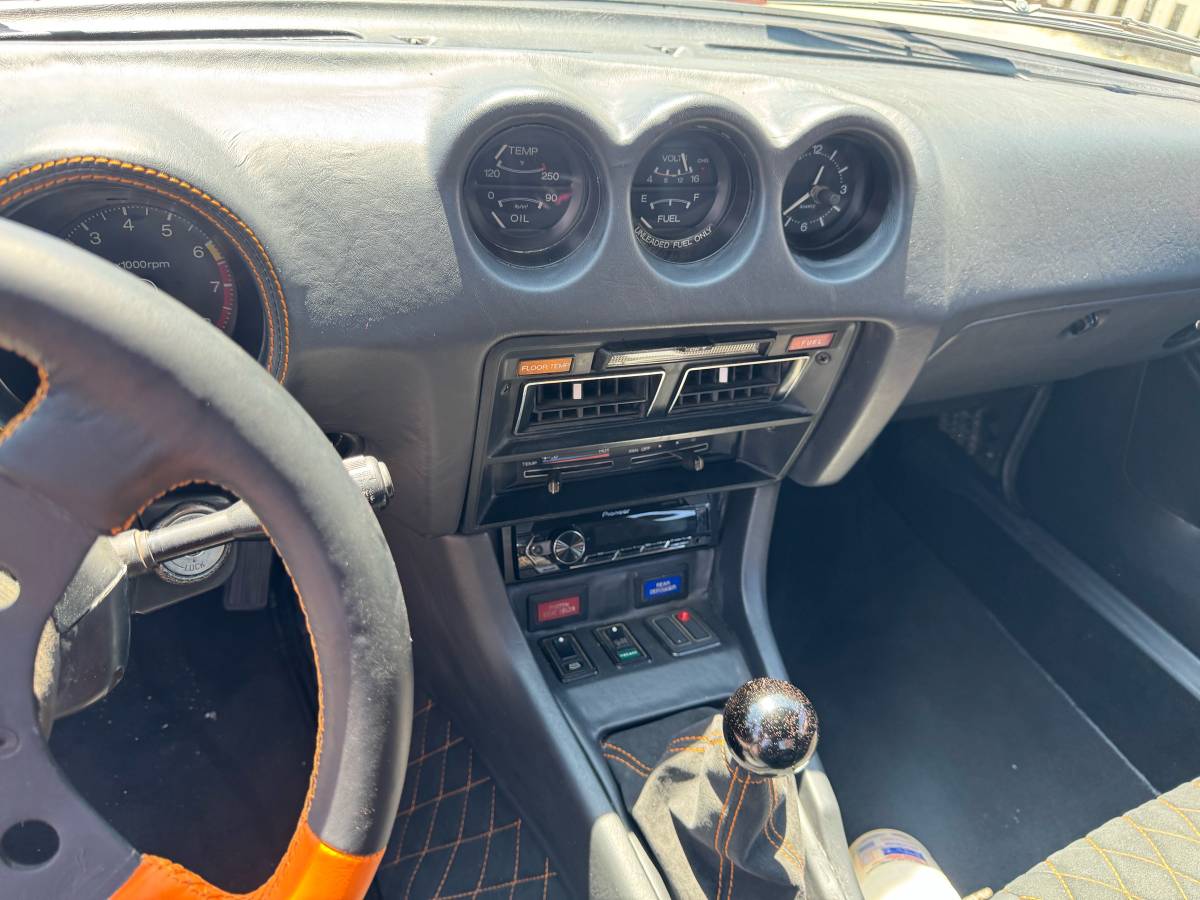 76-datsun-280z-1976-orange-15