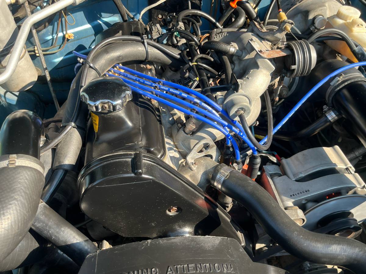 760-turbo-1985-blue-20