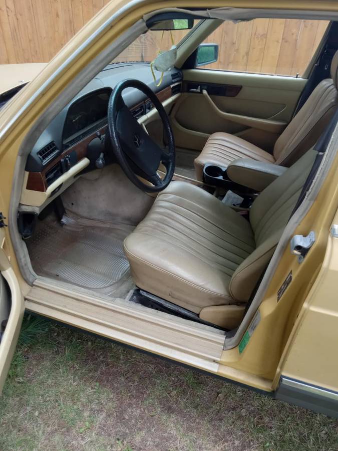 81-mercedes-300sd-4dr-diesel-1981-4
