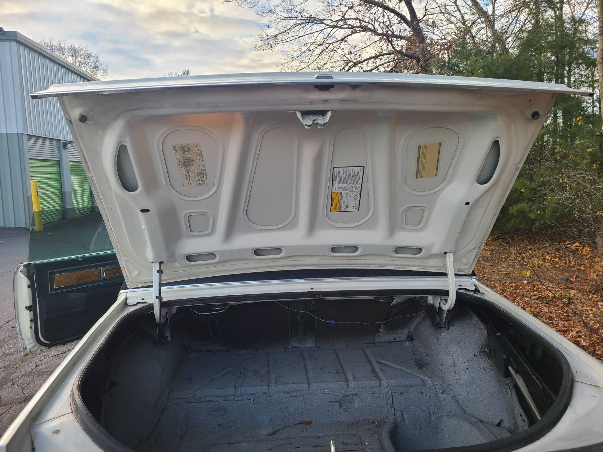 86-buick-regal-diesel-1986-white-11