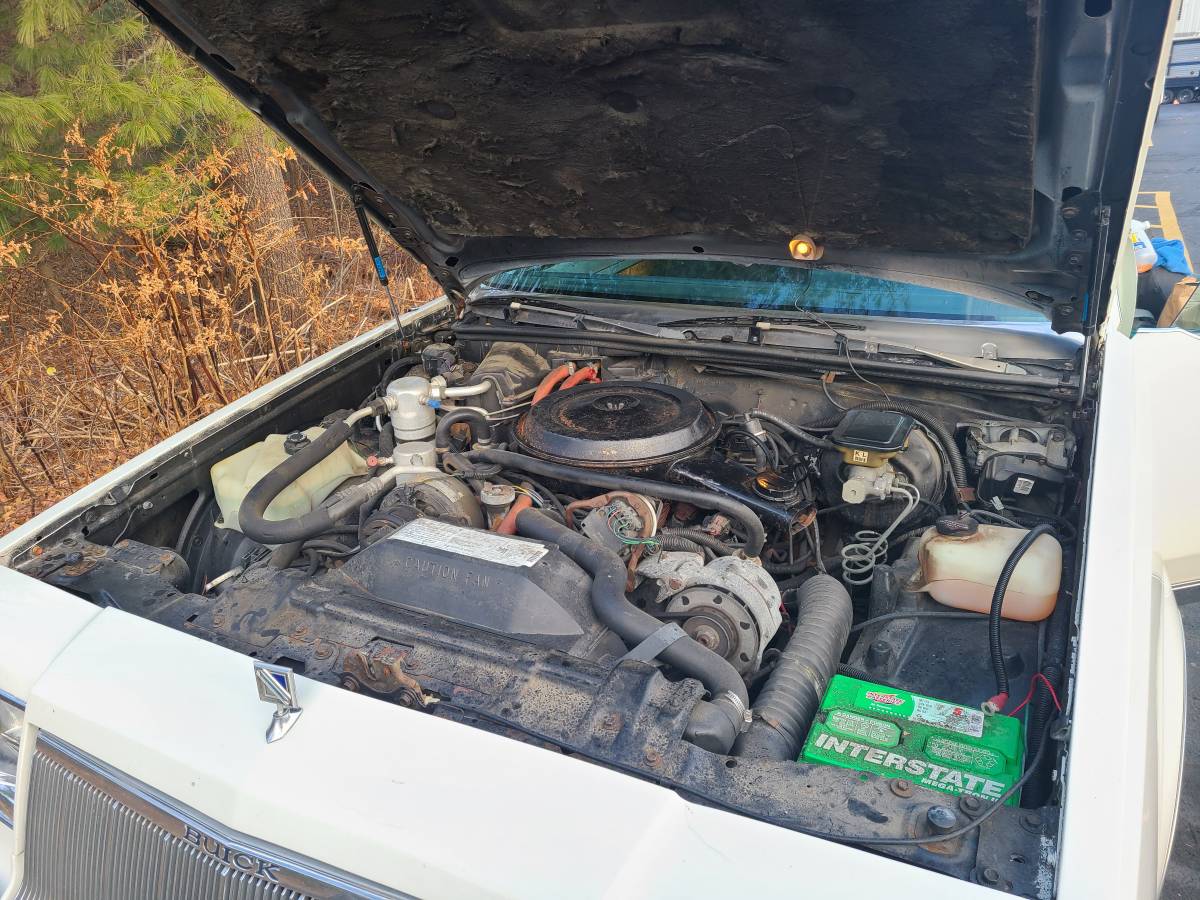 86-buick-regal-diesel-1986-white-14