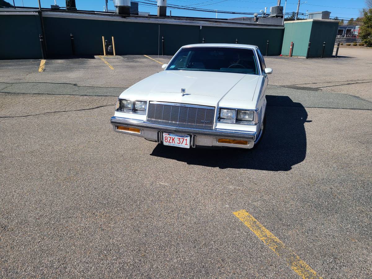 86-buick-regal-diesel-1986-white