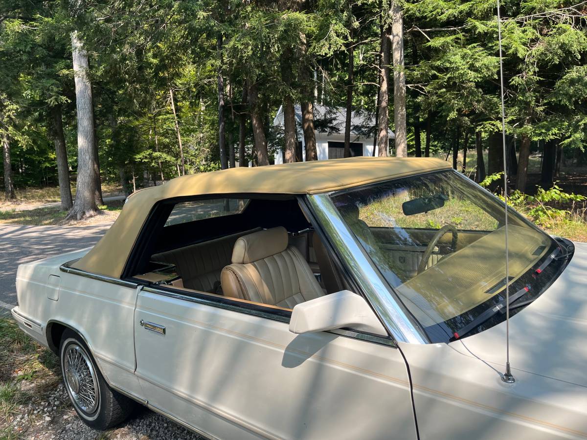 86-chrysler-lebaron-convertible-1986-white-3