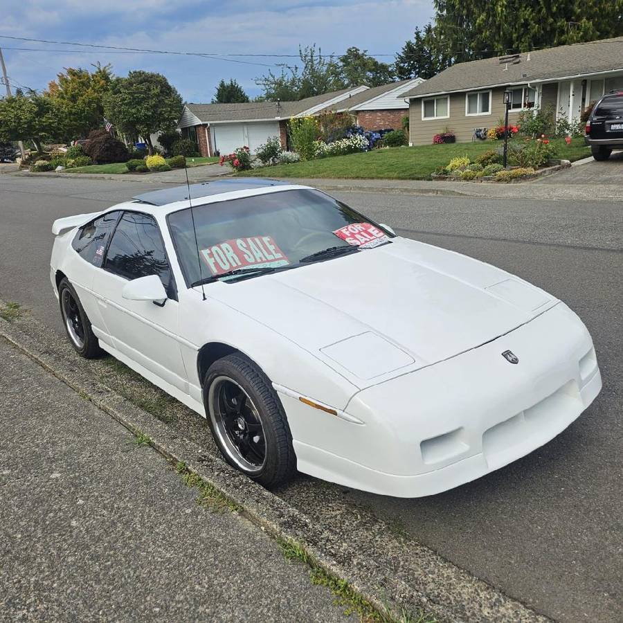 88-pontiac-fiero-1988-white-2