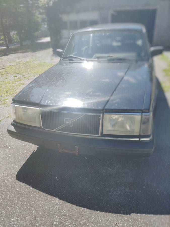 91-volvo-240-1991-black-1