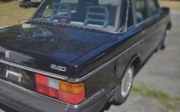 91-volvo-240-1991-black-3