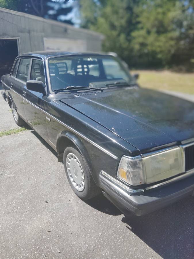 91-volvo-240-1991-black-8