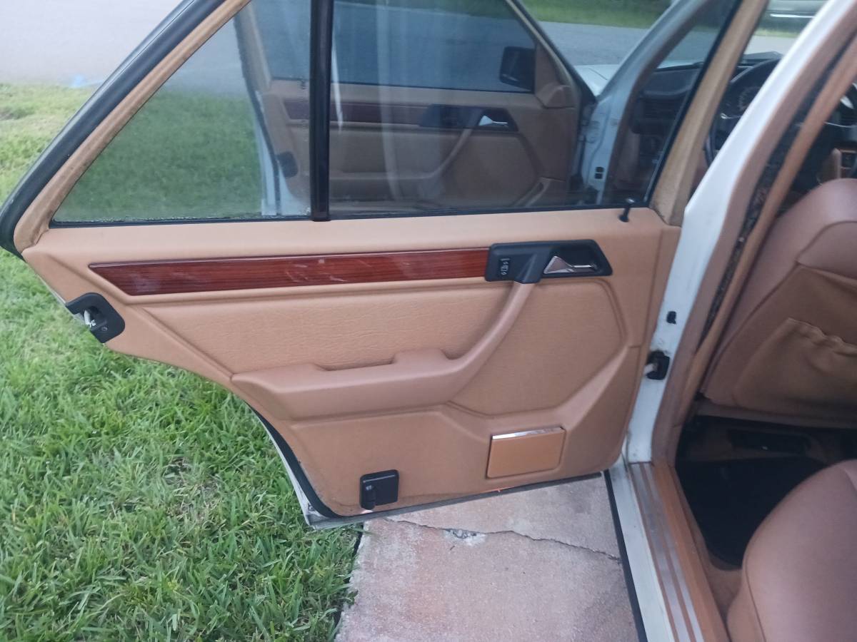 93-mercedes-1993-white-12