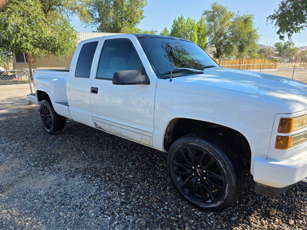 95-stepside-1995-white-1