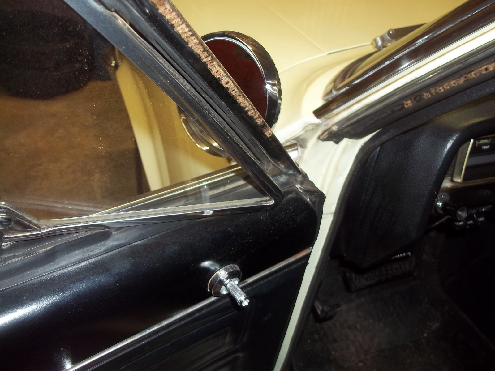 AMC-AMX-1966-Hardtop-16
