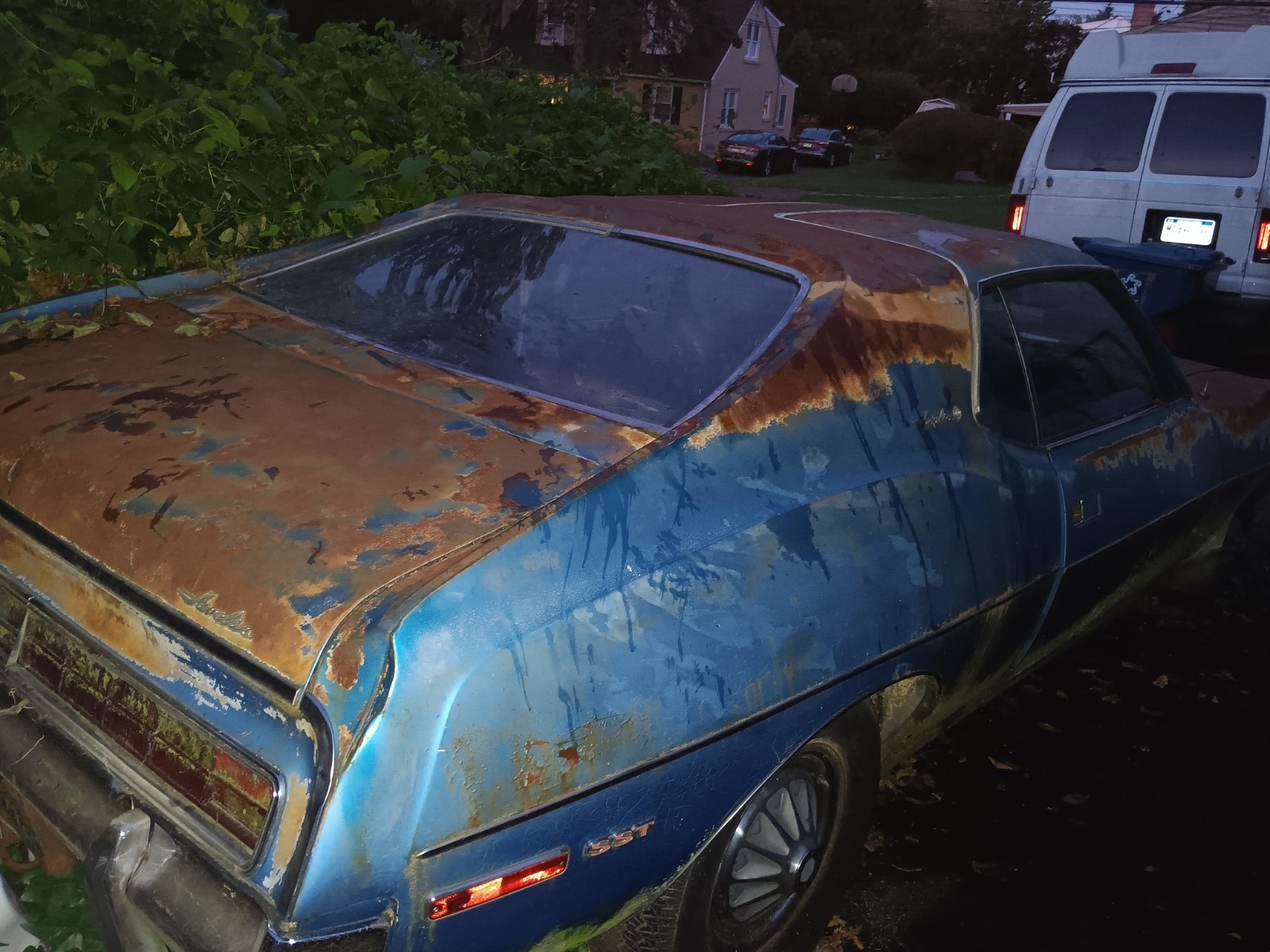 AMC-Javelin-1972-Sedan-16