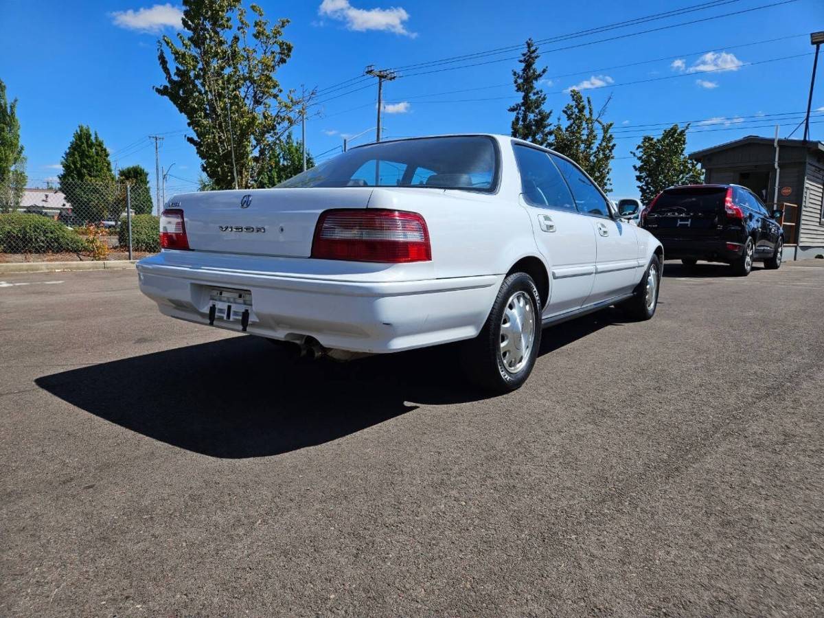 Acura-vigor-gs-4dr-sedan-1993-white-4