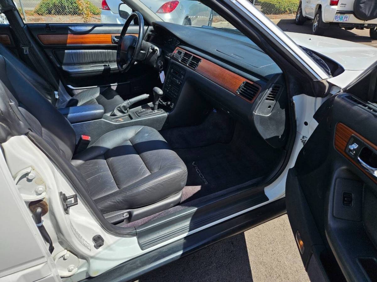 Acura-vigor-gs-4dr-sedan-1993-white-9