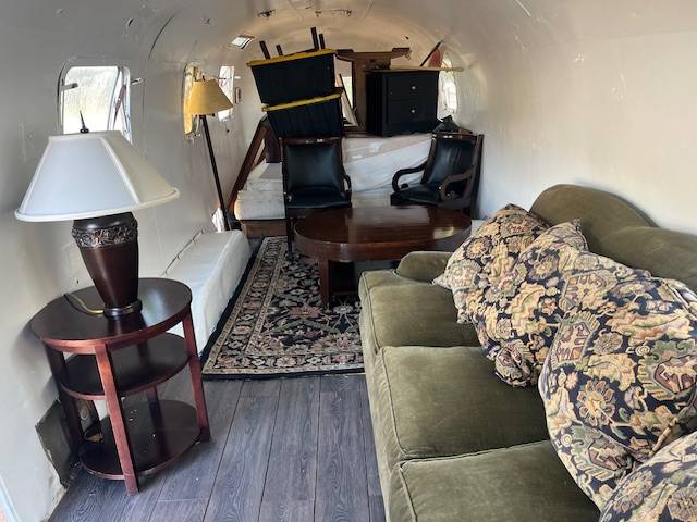 Airstream-sovereign-1976-silver-4